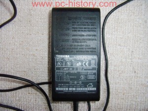 Toshiba_1800-S204_power_2